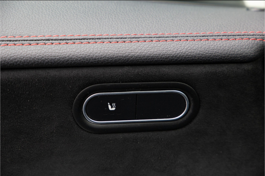 Mercedes-Benz CLA-Klasse 180 AMG Nightpakket, Pano, Widescreen, Sfeerverlichting, Camera 2020