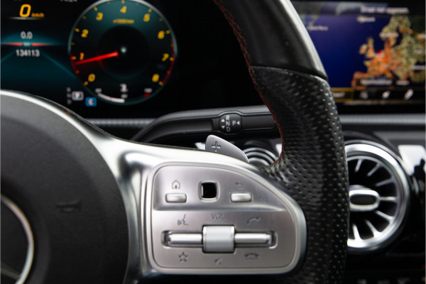 Mercedes-Benz CLA-Klasse 180 AMG Nightpakket, Pano, Widescreen, Sfeerverlichting, Camera 2020
