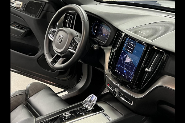 Volvo XC60 2.0 T6 Plug-in hybrid AWD Plus Dark Trekhaak | Open dak | Adapt. Cruise | Harman Kardon | Stoel-/stuurverwarming | Memory | Leder | Carplay