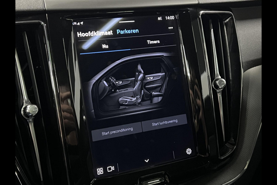 Volvo XC60 2.0 T6 Plug-in hybrid AWD Plus Dark Trekhaak | Open dak | Adapt. Cruise | Harman Kardon | Stoel-/stuurverwarming | Memory | Leder | Carplay