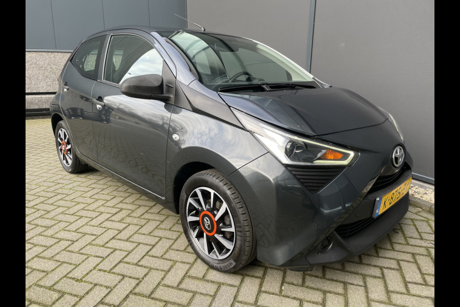 Toyota Aygo 1.0 VVT-i x-fun Airco - Cruise control - Licht metalen velgen 15 inch - Bluetooth - Elektrische ramen voor - Radio - Start/stop systeem - Stuur multifunctioneel - Led verlichting