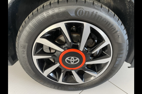 Toyota Aygo 1.0 VVT-i x-fun Airco - Cruise control - Licht metalen velgen 15 inch - Bluetooth - Elektrische ramen voor - Radio - Start/stop systeem - Stuur multifunctioneel - Led verlichting