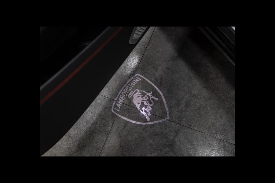 Lamborghini Urus |V8|MANSORY|TWOTONE|PANO|4.0