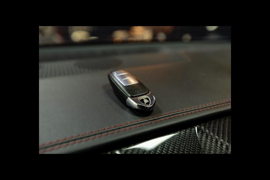 Lamborghini Urus |V8|MANSORY|TWOTONE|PANO|4.0