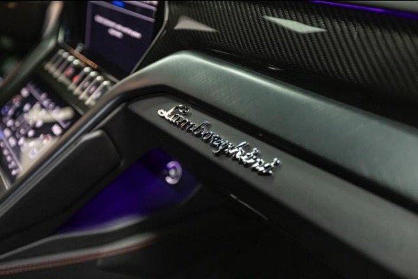 Lamborghini Urus |V8|MANSORY|TWOTONE|PANO|4.0