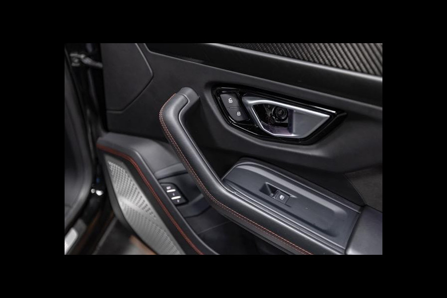 Lamborghini Urus |V8|MANSORY|TWOTONE|PANO|4.0