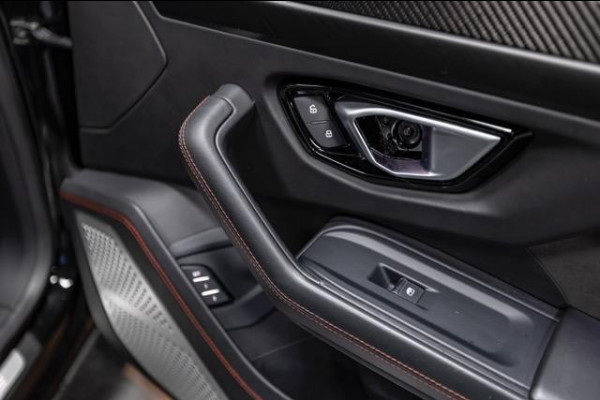 Lamborghini Urus |V8|MANSORY|TWOTONE|PANO|4.0