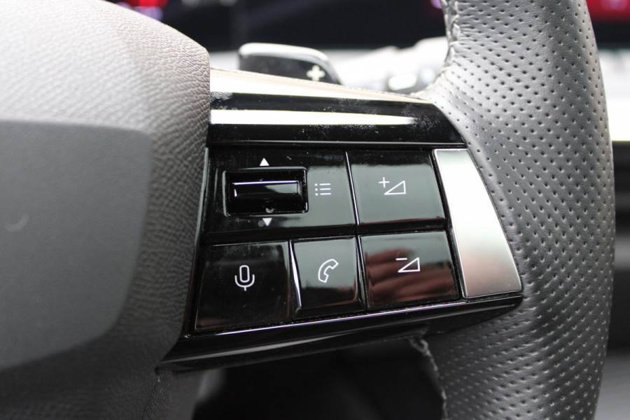 Opel Astra 1.6 Hybrid Ultimate | Panoramadak | Matrix | 360 Camera | AGR | Black Pack