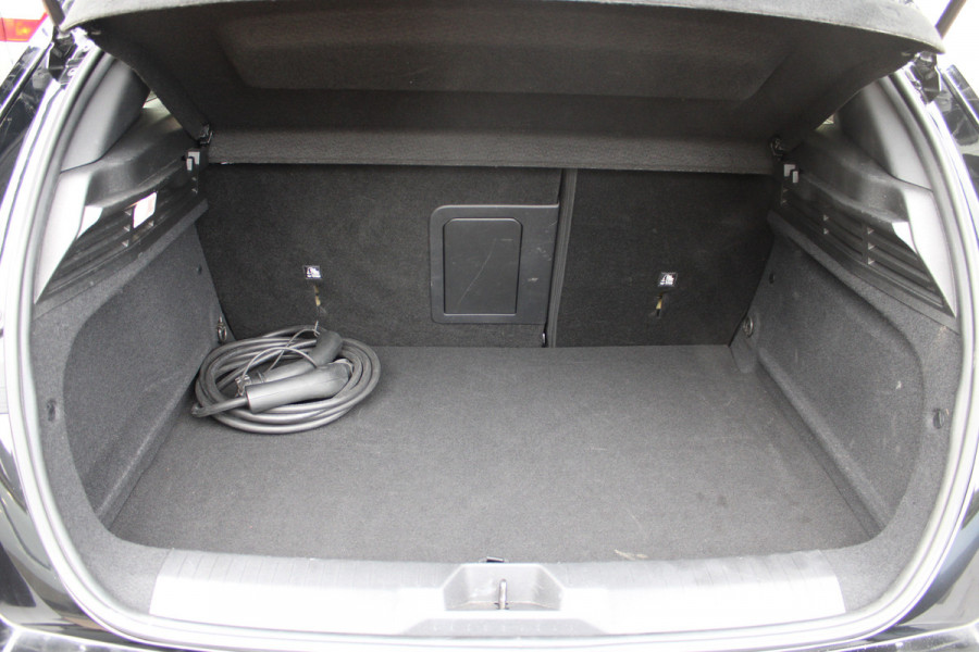 Opel Astra 1.6 Hybrid Ultimate | Panoramadak | Matrix | 360 Camera | AGR | Black Pack