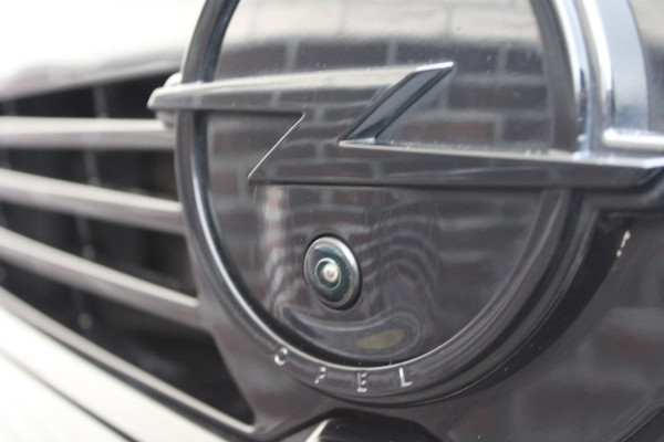 Opel Astra 1.6 Hybrid Ultimate | Panoramadak | Matrix | 360 Camera | AGR | Black Pack