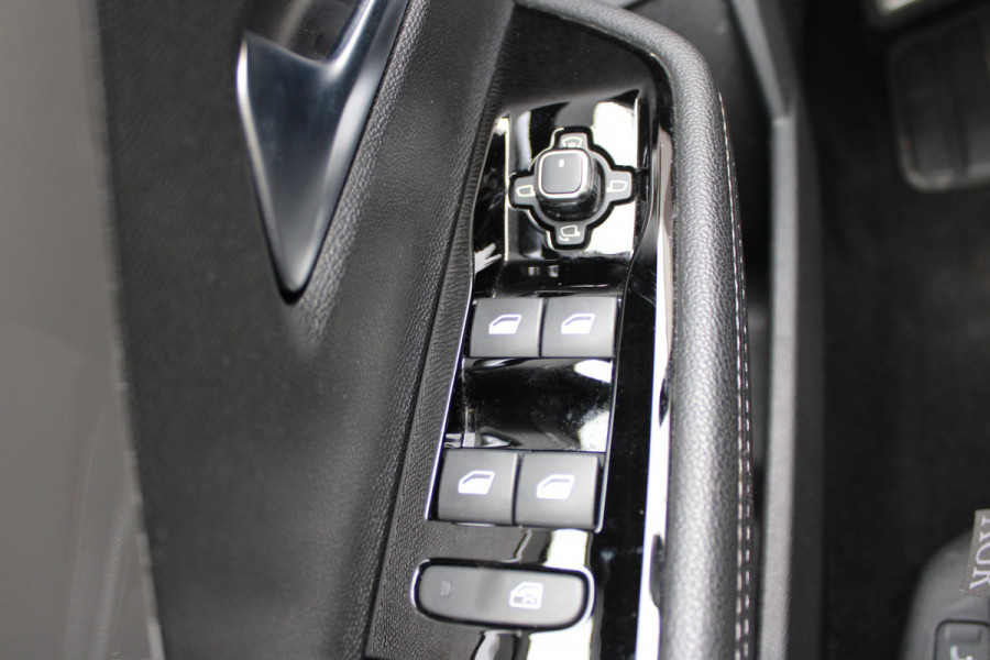 Opel Astra 1.6 Hybrid Ultimate | Panoramadak | Matrix | 360 Camera | AGR | Black Pack