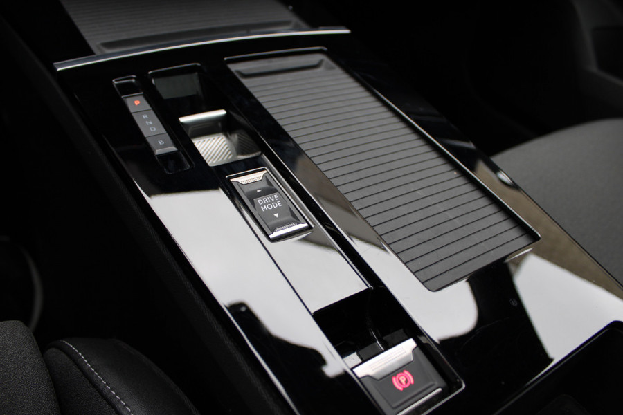 Opel Astra 1.6 Hybrid Ultimate | Panoramadak | Matrix | 360 Camera | AGR | Black Pack