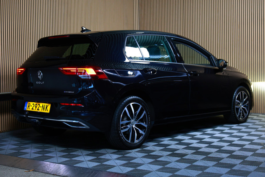 Volkswagen Golf 1.4 eHybrid Style PANO CARPLAY ACC CAMERA SFEER "22
