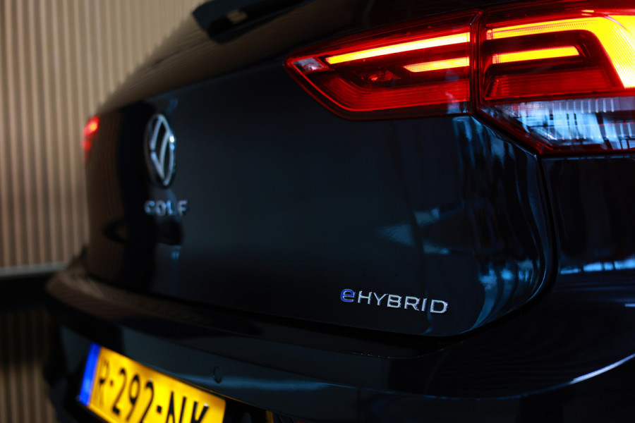 Volkswagen Golf 1.4 eHybrid Style PANO CARPLAY ACC CAMERA SFEER "22