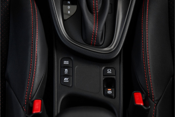 Toyota Yaris Cross 1.5 Hybrid 130 GR Sport | Adapt.Cruise | Head-up | 360 Camera | Stoel+Stuurverw. | Dig.Cockpit | NAV + App.Connect (Draadloos) | ECC | LM 18" | 6116