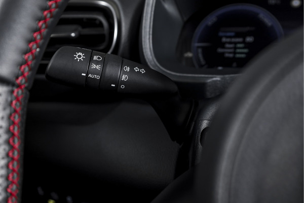 Toyota Yaris Cross 1.5 Hybrid 130 GR Sport | Adapt.Cruise | Head-up | 360 Camera | Stoel+Stuurverw. | Dig.Cockpit | NAV + App. Connect (Draadloos) | ECC | LM 18" | 2298