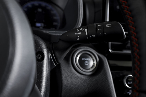 Toyota Yaris Cross 1.5 Hybrid 130 GR Sport | Adapt.Cruise | Head-up | 360 Camera | Stoel+Stuurverw. | Dig.Cockpit | NAV + App. Connect (Draadloos) | ECC | LM 18" | 2298