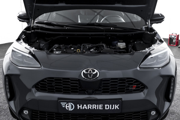 Toyota Yaris Cross 1.5 Hybrid 130 GR Sport | Adapt.Cruise | Head-up | 360 Camera | Stoel+Stuurverw. | Dig.Cockpit | NAV + App. Connect (Draadloos) | ECC | LM 18" | 2298