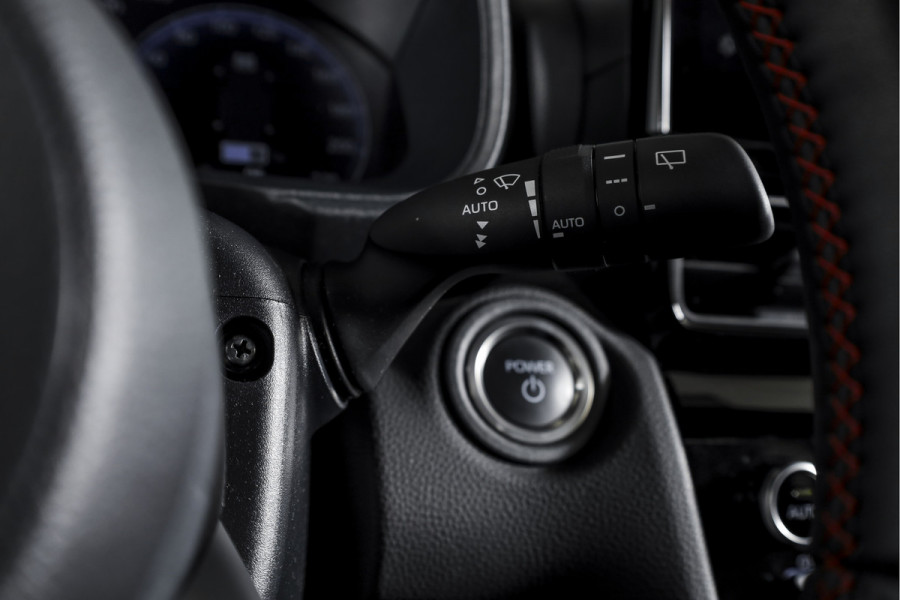 Toyota Yaris Cross 1.5 Hybrid 130 GR Sport | Adapt.Cruise | Head-up | 360 Camera | Stoel+Stuurverw. | Dig.Cockpit | NAV + App. Connect (Draadloos) | ECC | LM 18" | 2294