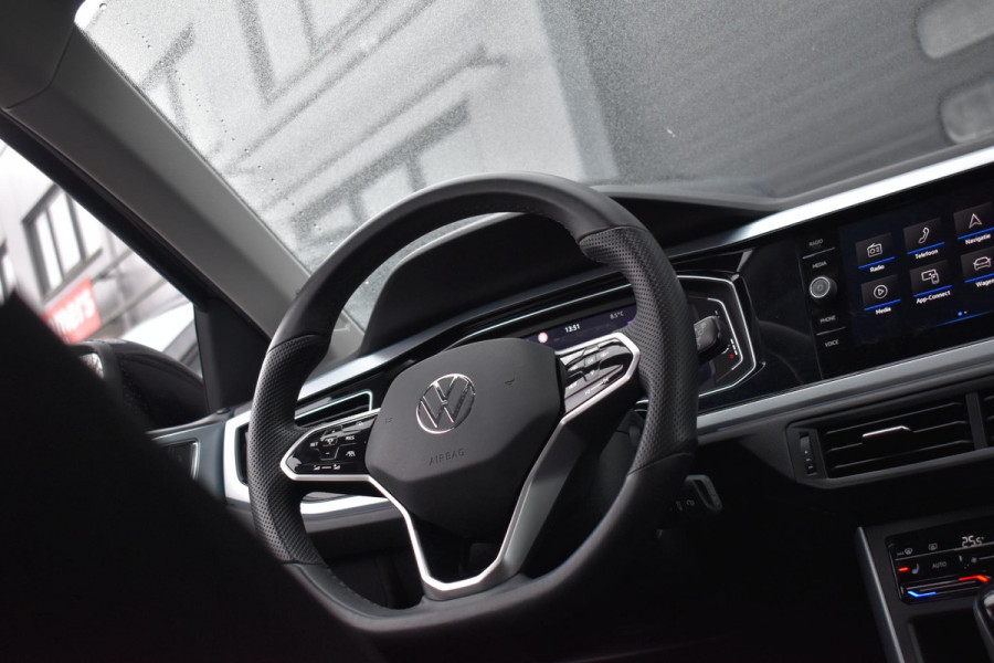 Volkswagen Taigo 1.5 TSI Business Virtual Keyless Camera