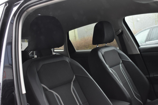 Volkswagen Taigo 1.5 TSI Business Virtual Keyless Camera