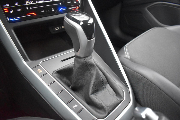 Volkswagen Taigo 1.5 TSI Business Virtual Keyless Camera