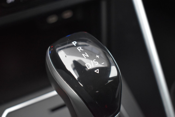 Volkswagen Taigo 1.5 TSI Business Virtual Keyless Camera