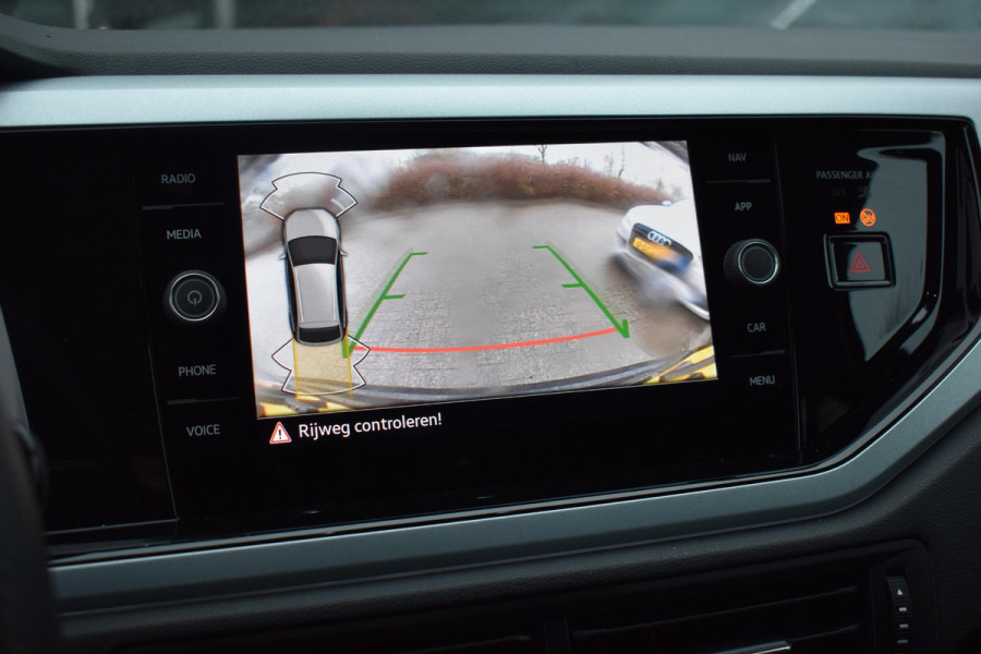 Volkswagen Taigo 1.5 TSI Business Virtual Keyless Camera