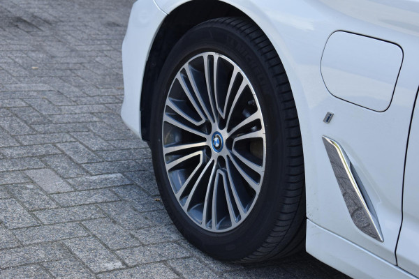 BMW 5 Serie 530e High Executive Pano Leder Sfeer Camera