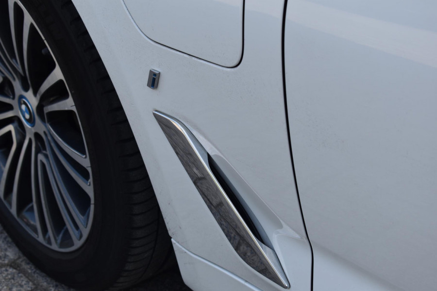 BMW 5 Serie 530e High Executive Pano Leder Sfeer Camera