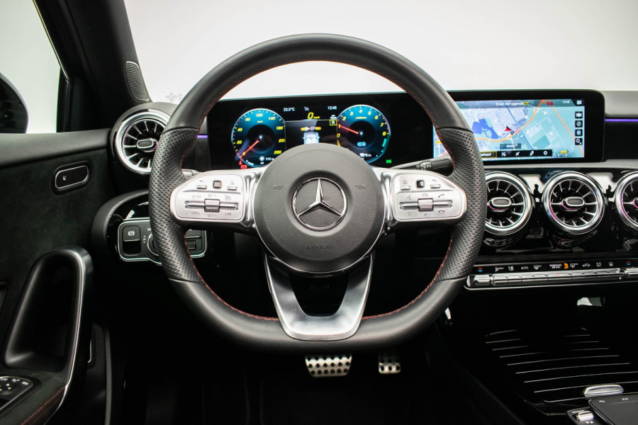 Mercedes-Benz A-Klasse A250 e AMG Line |Pano|Ambient|Camera