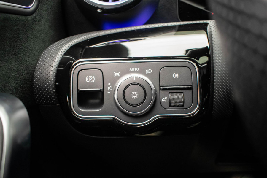 Mercedes-Benz A-Klasse A250 e AMG Line |Pano|Ambient|Camera