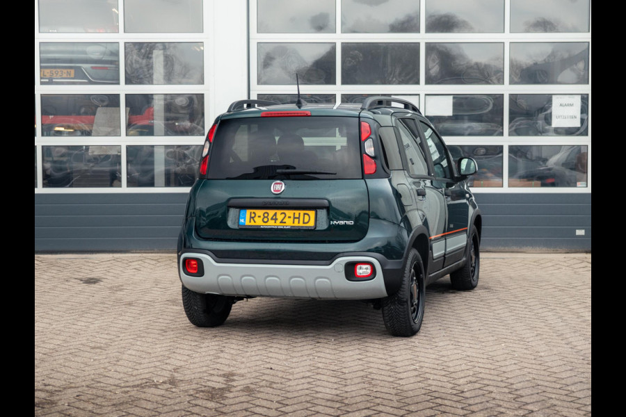 Fiat Panda Hybrid Garmin Cross | Clima | Priv. glass | Dakrails | 5-Persoons | Apple Carplay | Verde Foresta | Pack Garmin