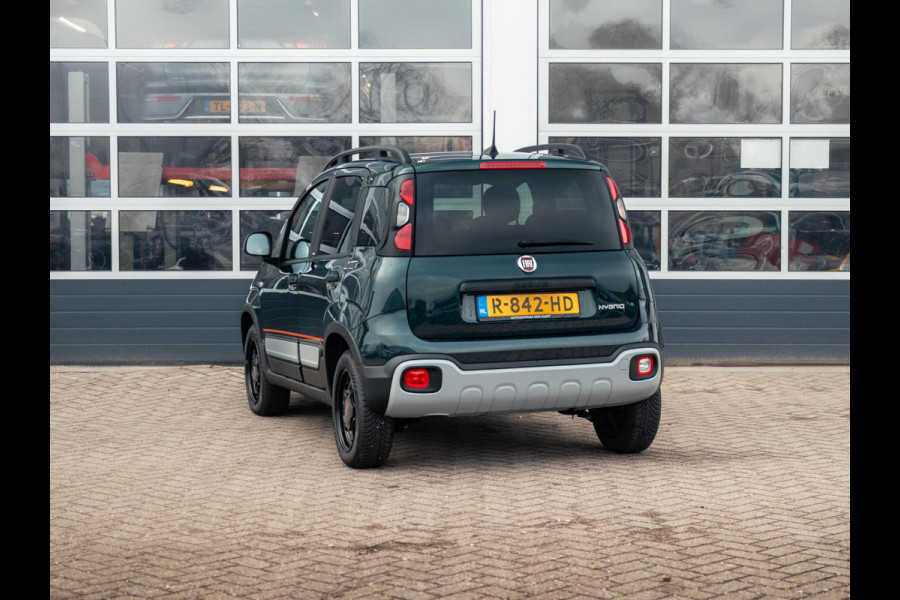 Fiat Panda Hybrid Garmin Cross | Clima | Priv. glass | Dakrails | 5-Persoons | Apple Carplay | Verde Foresta | Pack Garmin