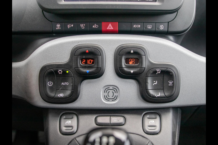 Fiat Panda Hybrid Garmin Cross | Clima | Priv. glass | Dakrails | 5-Persoons | Apple Carplay | Verde Foresta | Pack Garmin