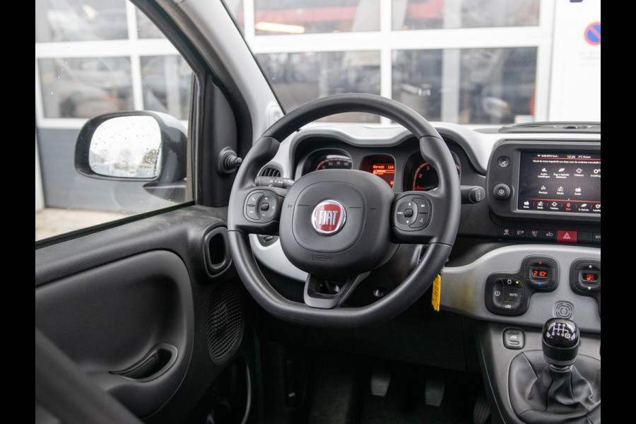 Fiat Panda Hybrid Garmin Cross | Clima | Priv. glass | Dakrails | 5-Persoons | Apple Carplay | Verde Foresta | Pack Garmin