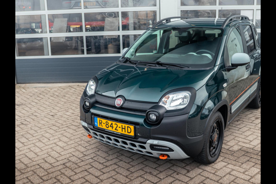 Fiat Panda Hybrid Garmin Cross | Clima | Priv. glass | Dakrails | 5-Persoons | Apple Carplay | Verde Foresta | Pack Garmin