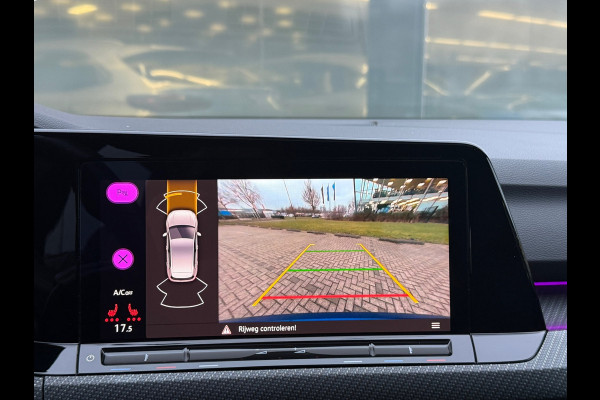 Volkswagen Golf 1.5 eTSI R-Line 3XR-Line Pano|Sportstoelen|Dynaudio|Sfeer