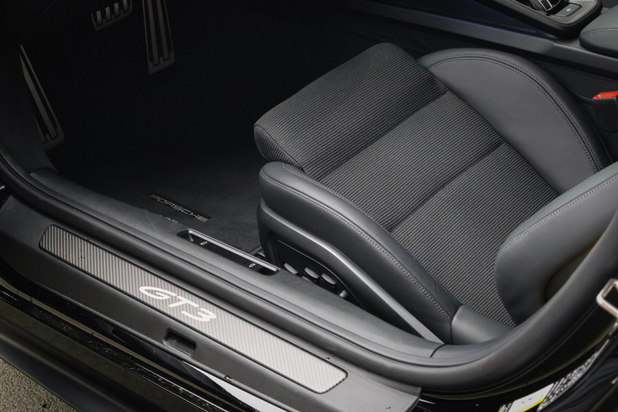 Porsche 911 4.0 GT3 Touring | 992.2 FACELIFT | LIFT | CARBON DAK | ACHTERASBESTURING | YELLOW DETAILS | BOSE AUDIO | CRHONO PACKAGE | STOELV