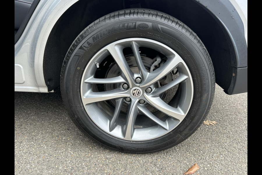 MG EHS 1.5 TGDI Luxury PHEV | MEGA COMPLEET! | TREKHAAK | COMPLETE HISTORIE AANWEZIG | FABRIEKSGARANTIE T/M 11-2030 | 52km WLTP ELECTR RIJBEREIK, TOTAAL RIJBEREIK TOT 1.000km!