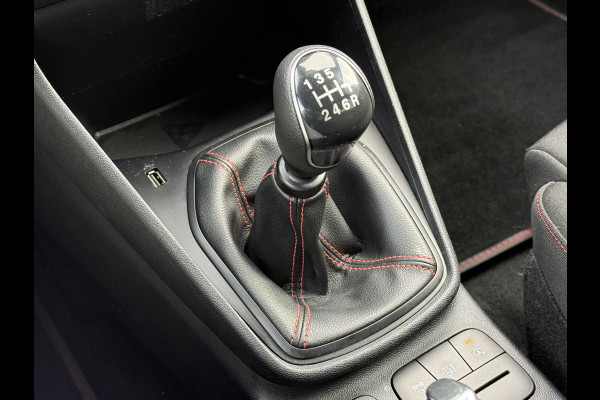 Ford Fiesta BWJ 11-2022 | 1.0T 126PK Hybrid ST-Line | CLIMA | NAVI | SPOILERKIT | CRUISE | SPORTSTOELEN | CARPLAY |