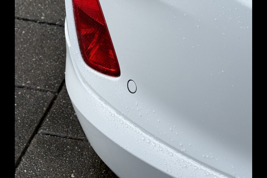 Ford Fiesta BWJ 11-2022 | 1.0T 126PK Hybrid ST-Line | CLIMA | NAVI | SPOILERKIT | CRUISE | SPORTSTOELEN | CARPLAY |