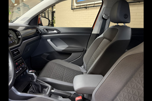 Volkswagen T-Cross 1.0 TSI Style 115pk DSG | VERKOCHT! Carplay | 18" | Camera | Digitaal cockpit | ACC | Dode hoek | 100% Volkswagen dealer onderhouden!