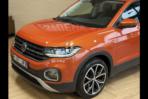 Volkswagen T-Cross 1.0 TSI Style 115pk DSG | VERKOCHT! Carplay | 18" | Camera | Digitaal cockpit | ACC | Dode hoek | 100% Volkswagen dealer onderhouden!