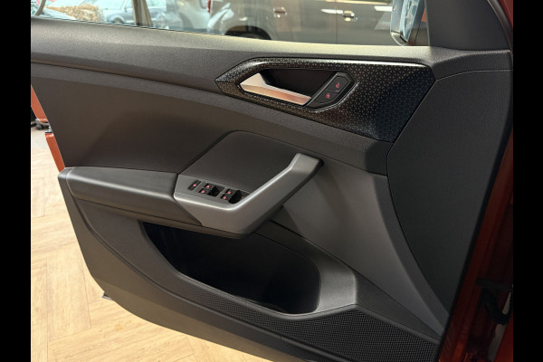 Volkswagen T-Cross 1.0 TSI Style 115pk DSG | VERKOCHT! Carplay | 18" | Camera | Digitaal cockpit | ACC | Dode hoek | 100% Volkswagen dealer onderhouden!