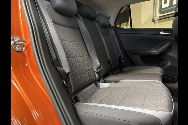 Volkswagen T-Cross 1.0 TSI Style 115pk DSG | VERKOCHT! Carplay | 18" | Camera | Digitaal cockpit | ACC | Dode hoek | 100% Volkswagen dealer onderhouden!