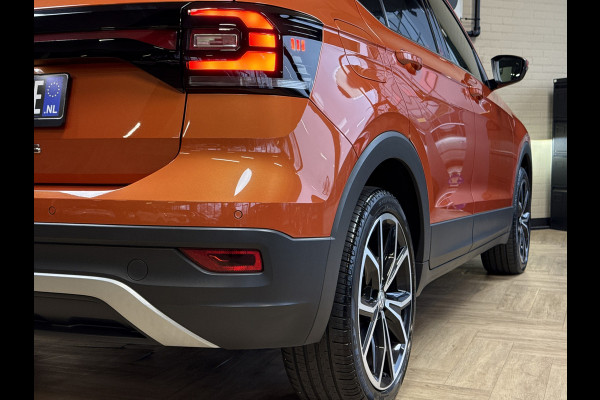 Volkswagen T-Cross 1.0 TSI Style 115pk DSG | VERKOCHT! Carplay | 18" | Camera | Digitaal cockpit | ACC | Dode hoek | 100% Volkswagen dealer onderhouden!