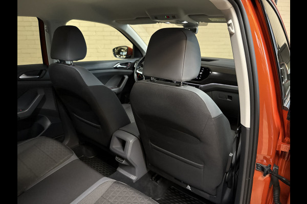 Volkswagen T-Cross 1.0 TSI Style 115pk DSG | VERKOCHT! Carplay | 18" | Camera | Digitaal cockpit | ACC | Dode hoek | 100% Volkswagen dealer onderhouden!