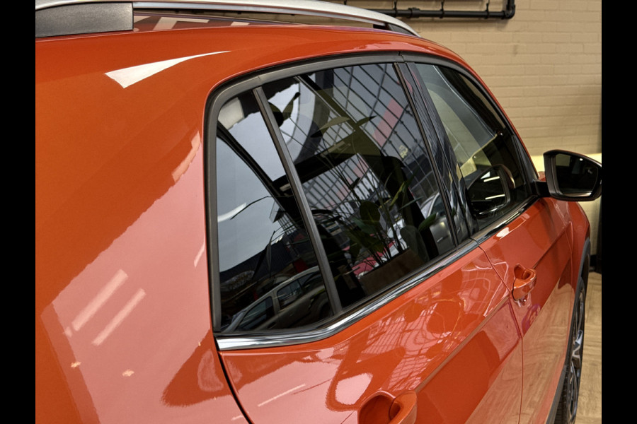 Volkswagen T-Cross 1.0 TSI Style 115pk DSG | VERKOCHT! Carplay | 18" | Camera | Digitaal cockpit | ACC | Dode hoek | 100% Volkswagen dealer onderhouden!