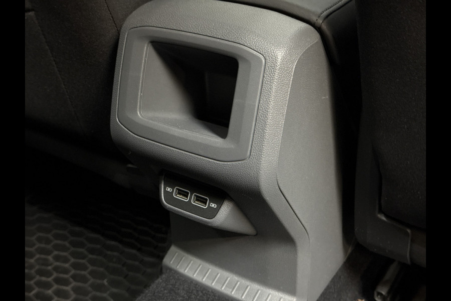 Volkswagen T-Cross 1.0 TSI Style 115pk DSG | VERKOCHT! Carplay | 18" | Camera | Digitaal cockpit | ACC | Dode hoek | 100% Volkswagen dealer onderhouden!